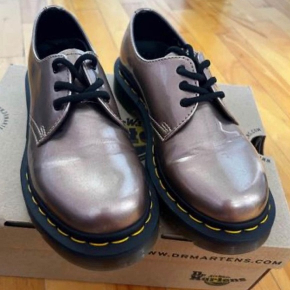 COPY - Dr.Martens rose gold shoes - Picture 3 of 3